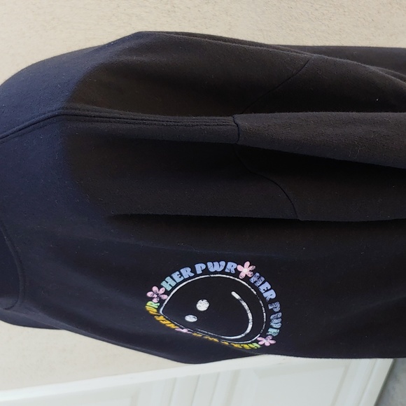 Ladies Cropped Happy Face Sweatshirt in Black-Large - Picture 6 of 8